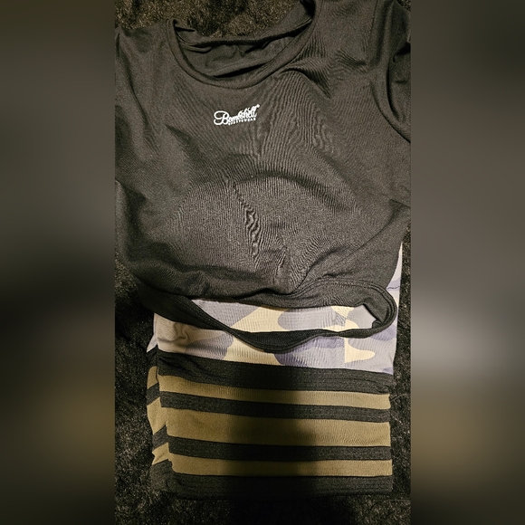 Bombshell Sportswear legging and crop top lot - Picture 2 of 3